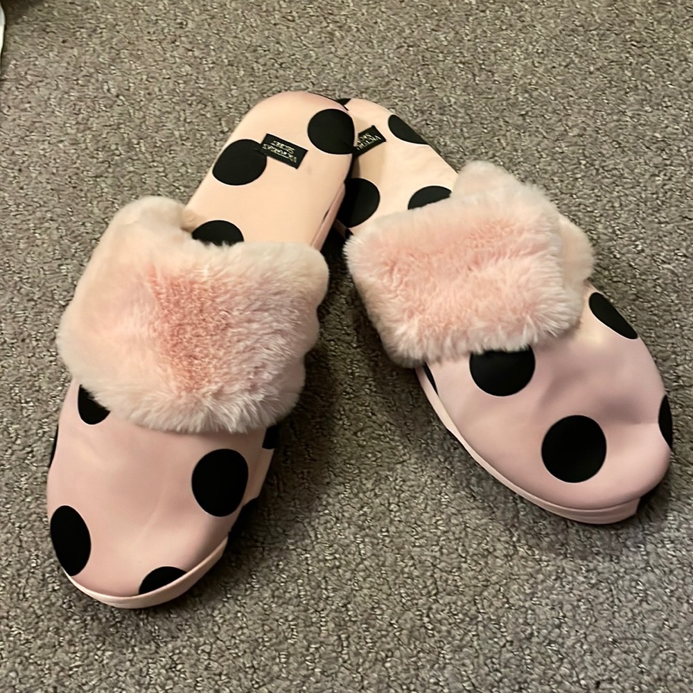 VS slippers